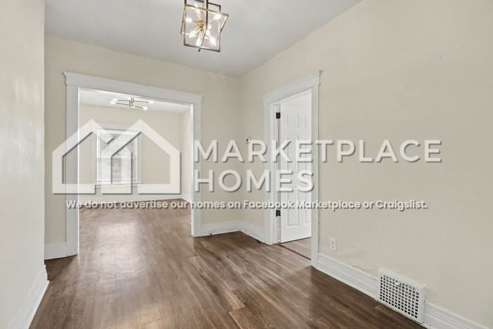 5203 25th St - Photo 5 of 18