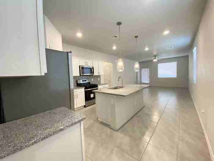 2409 Talisker St Ne - Photo 5 of 23