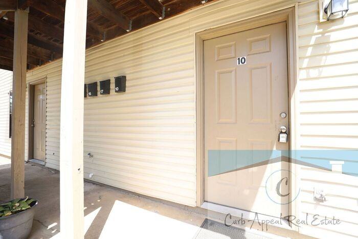 117 N Rogers St #10 - Photo 2 of 10