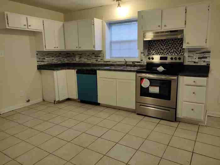 329 Oak St #329 - Photo 4 of 8