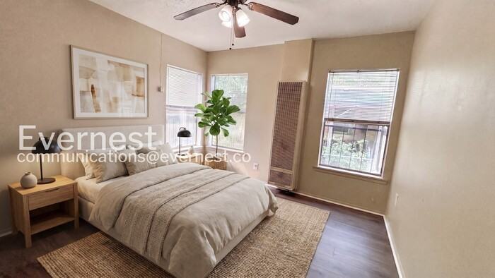 722 Hearne - Photo 7 of 16