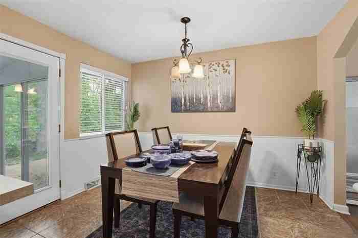 2478 Hiller Rd - Photo 6 of 24