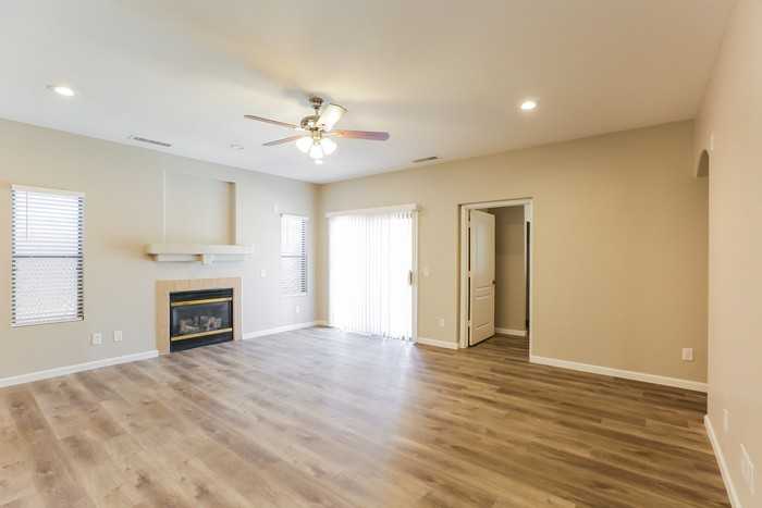 1621 S 85th Dr - Photo 3 of 20