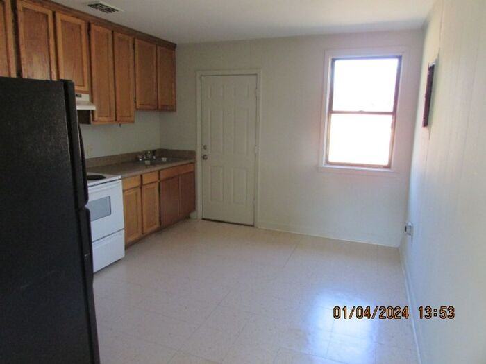3 Dixie Dr #A - Photo 5 of 11
