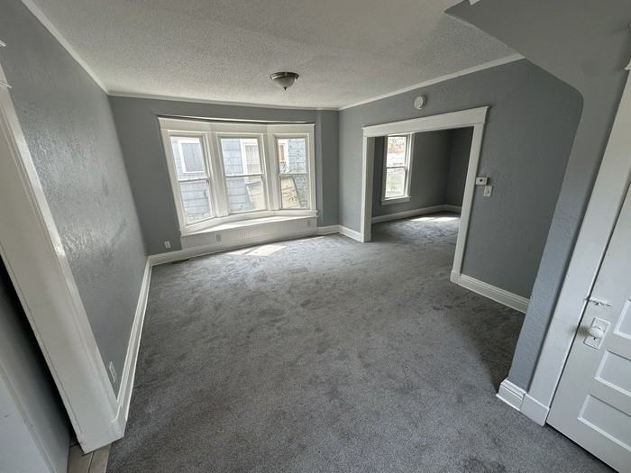 109 N Lawndale Ave - Photo 2 of 8