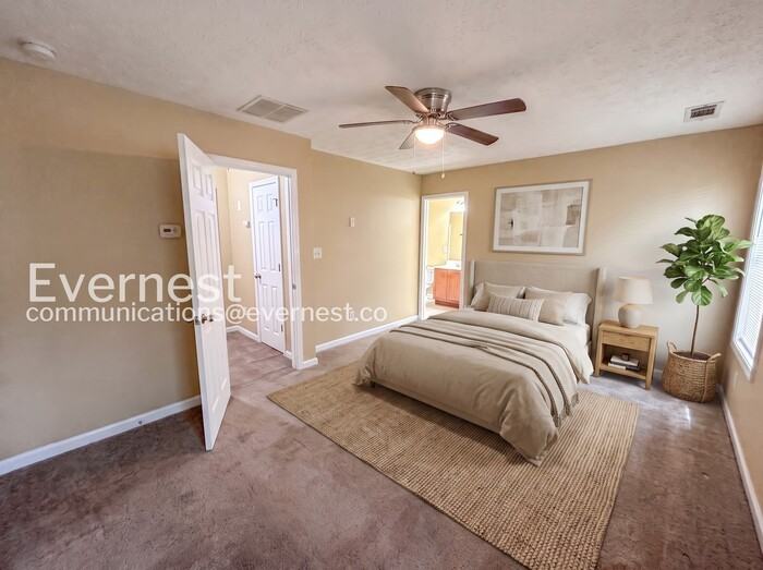 1403 Little Creek Dr - Photo 4 of 22