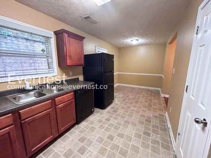 1403 Little Creek Dr - Photo 6 of 22