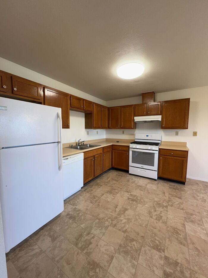1373 Dakota Dr - Photo 2 of 7