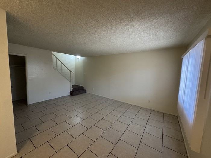 6737 W Devonshire Ave - Photo 6 of 14