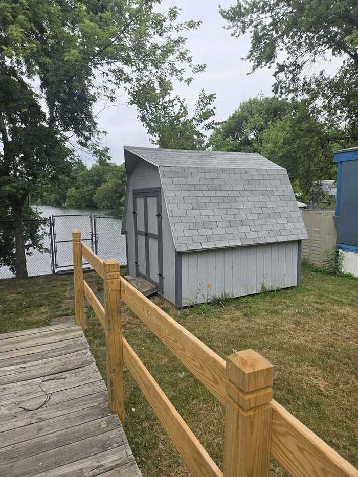74 Lake Dr - Photo 4 of 10