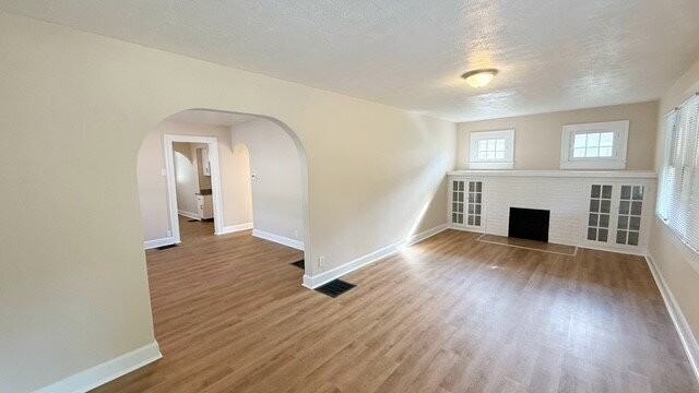 5936 Dewey Ave - Photo 2 of 11