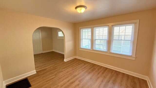 5936 Dewey Ave - Photo 5 of 11