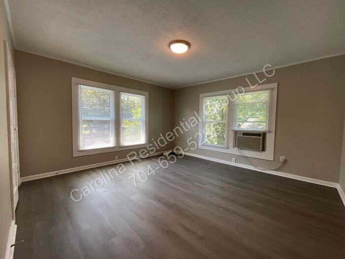 97 Corban Ave Se - Photo 2 of 7