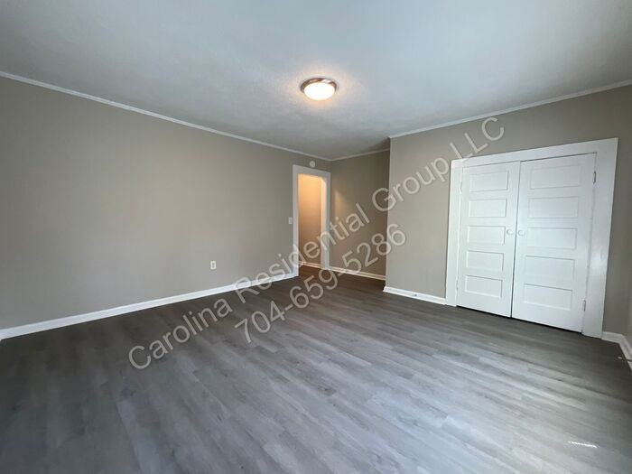 97 Corban Ave Se - Photo 3 of 7