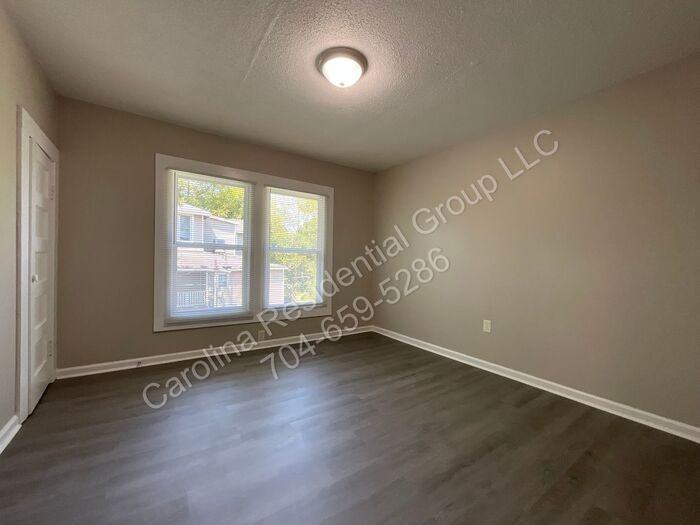 97 Corban Ave Se - Photo 4 of 7