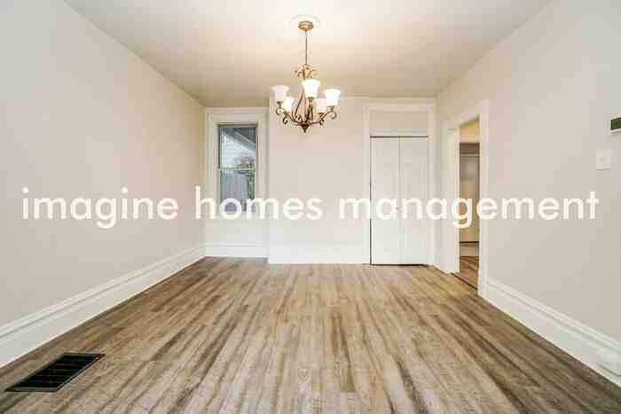 827 Southern Ave - Photo 7 of 24