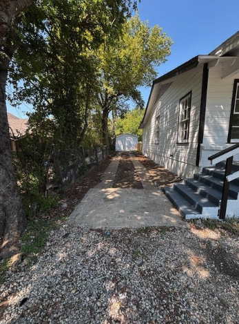 2913 Avenue A - Photo 2 of 9