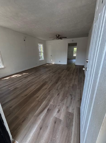 2913 Avenue A - Photo 4 of 9