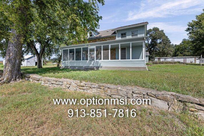 190 N 1600th Rd - Photo 2 of 36