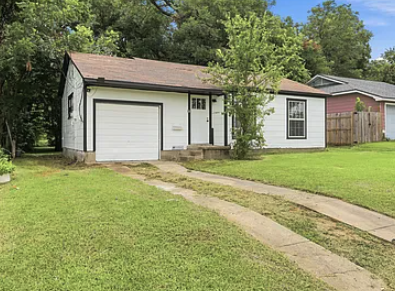 607 S Austin St - Photo 3 of 12