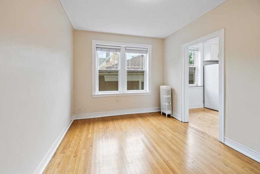 1923 W Estes Ave - Photo 4 of 10
