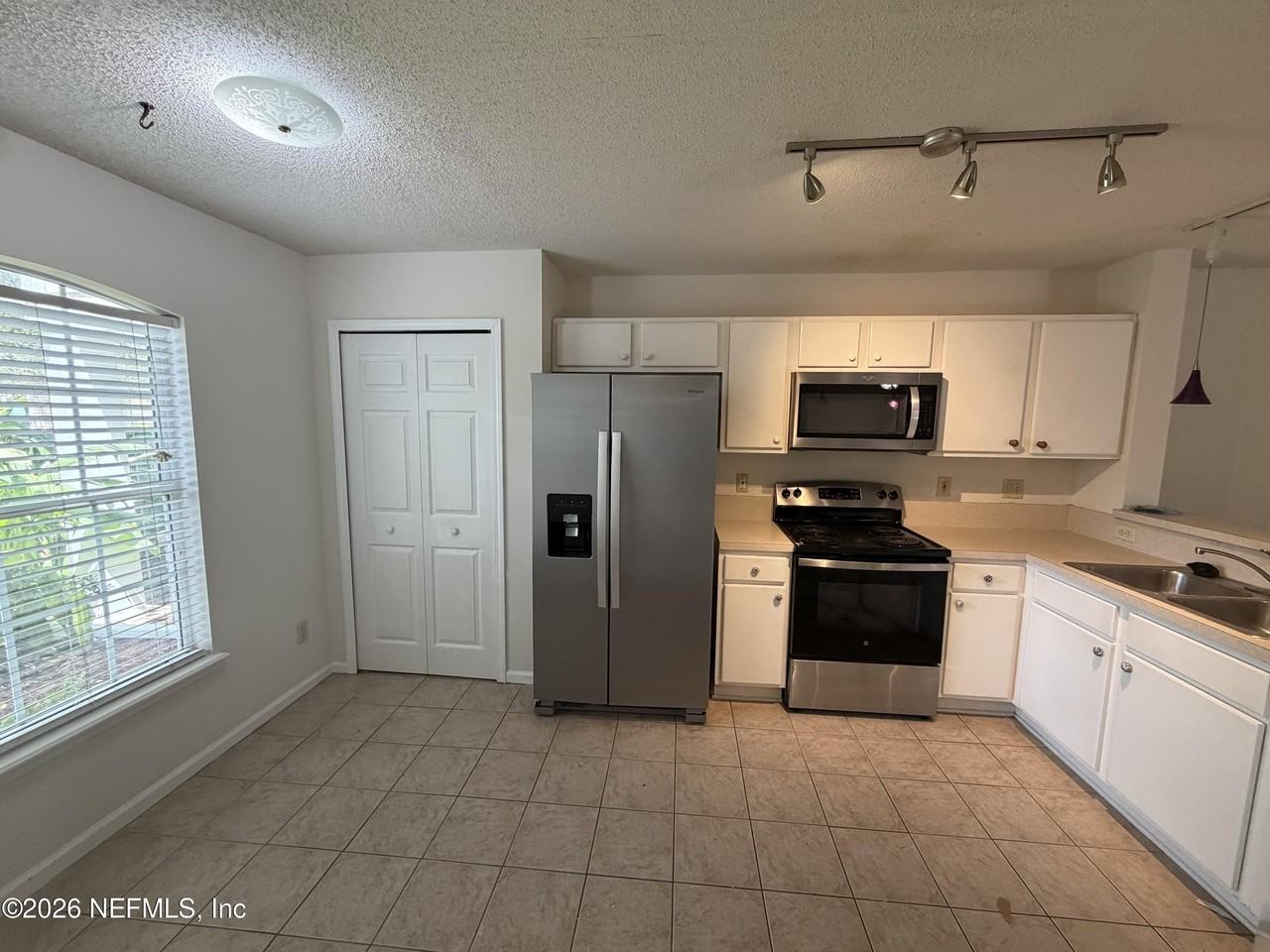 165 Southern Bridge Blvd #4 - Photo 6 of 14