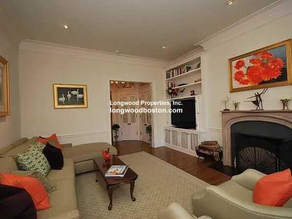 328 Commonwealth Ave - Photo 2 of 10