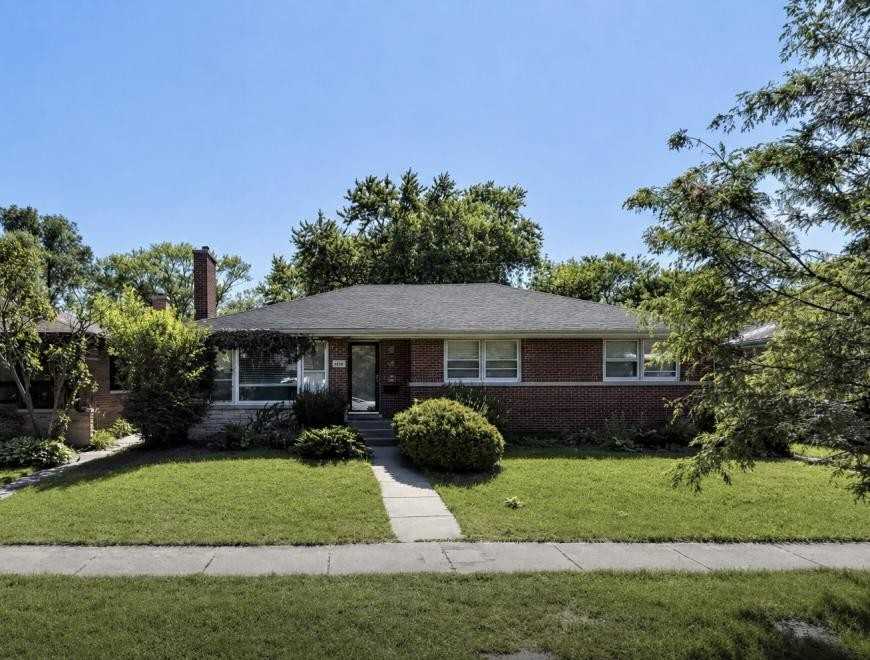 8943 Ewing Ave - Photo 4 of 4