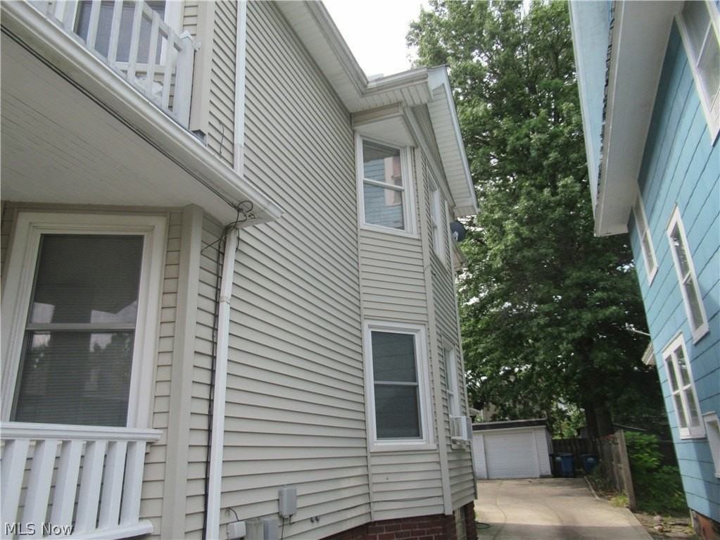 1520 Ridgewood Ave - Photo 2 of 20