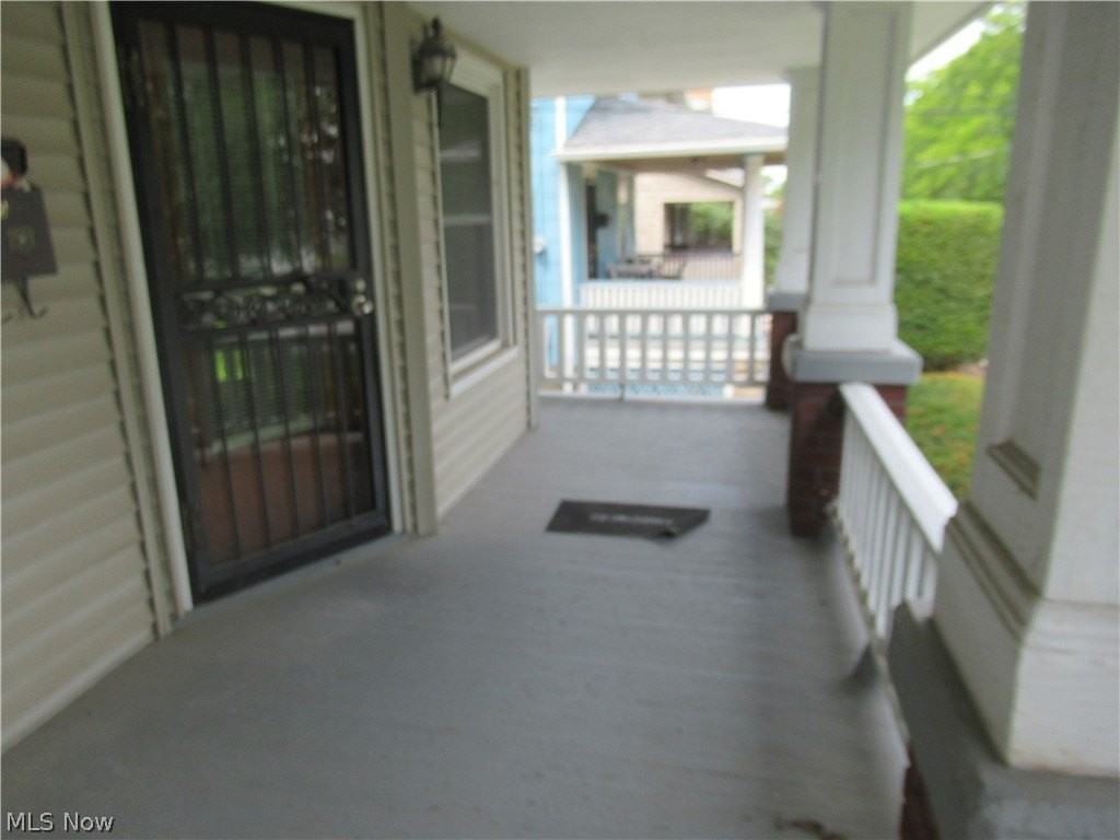 1520 Ridgewood Ave - Photo 5 of 20
