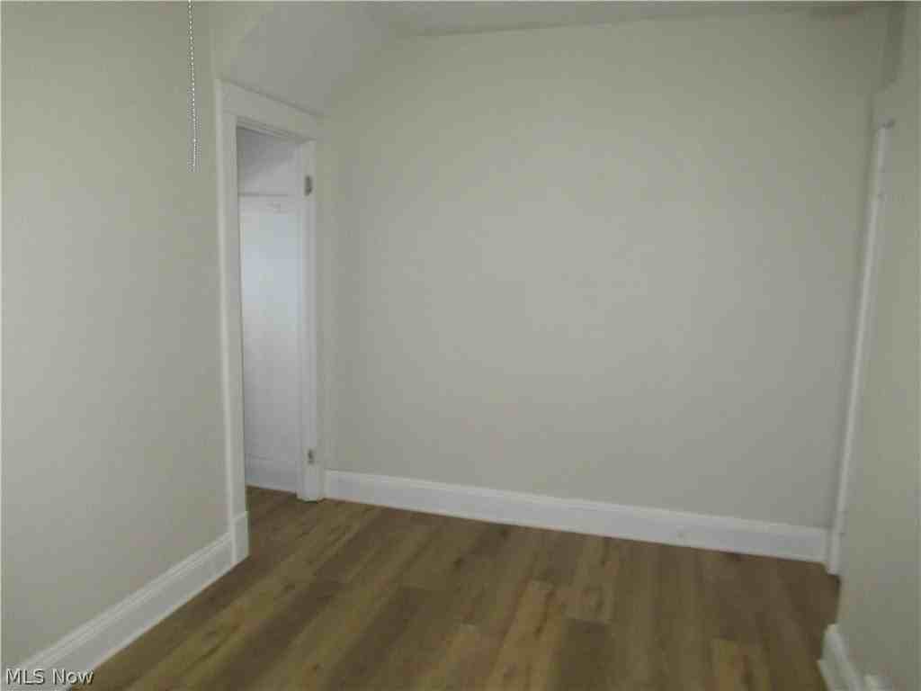 1520 Ridgewood Ave - Photo 7 of 20