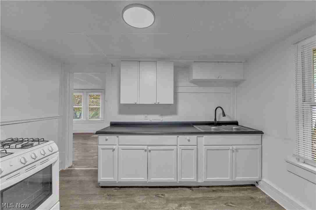 712 Roselle Ave #BUP - Photo 7 of 17