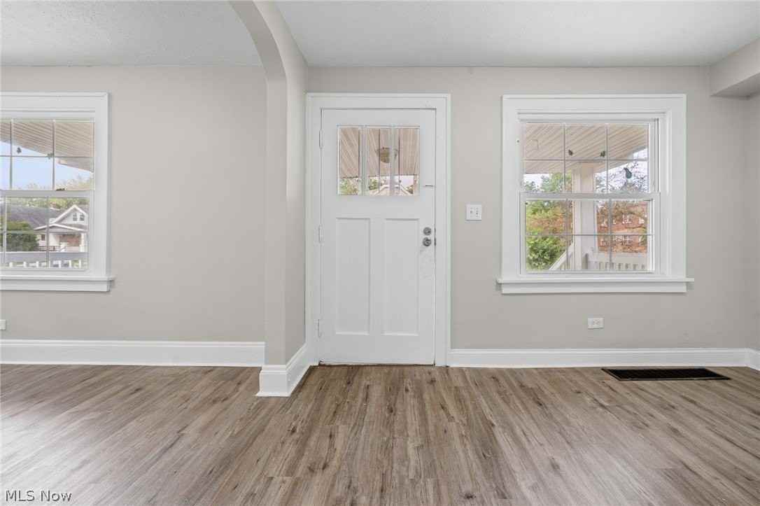 3685 E 149th St - Photo 3 of 28