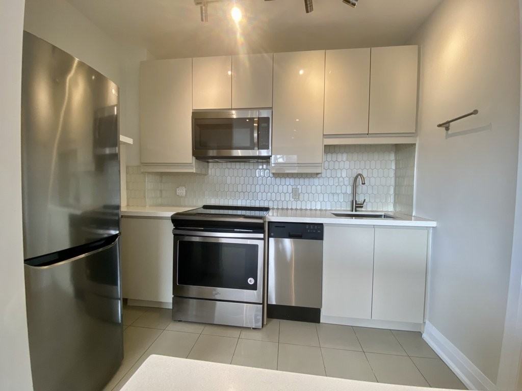 7 Caithness Ave #4 - Photo 2 of 19