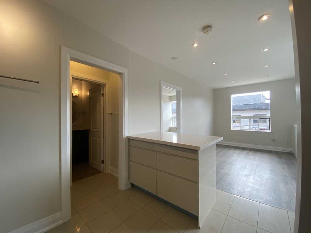 7 Caithness Ave #4 - Photo 4 of 19