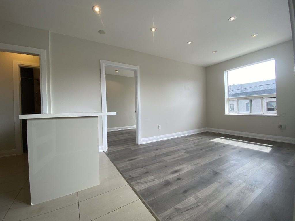 7 Caithness Ave #4 - Photo 6 of 19