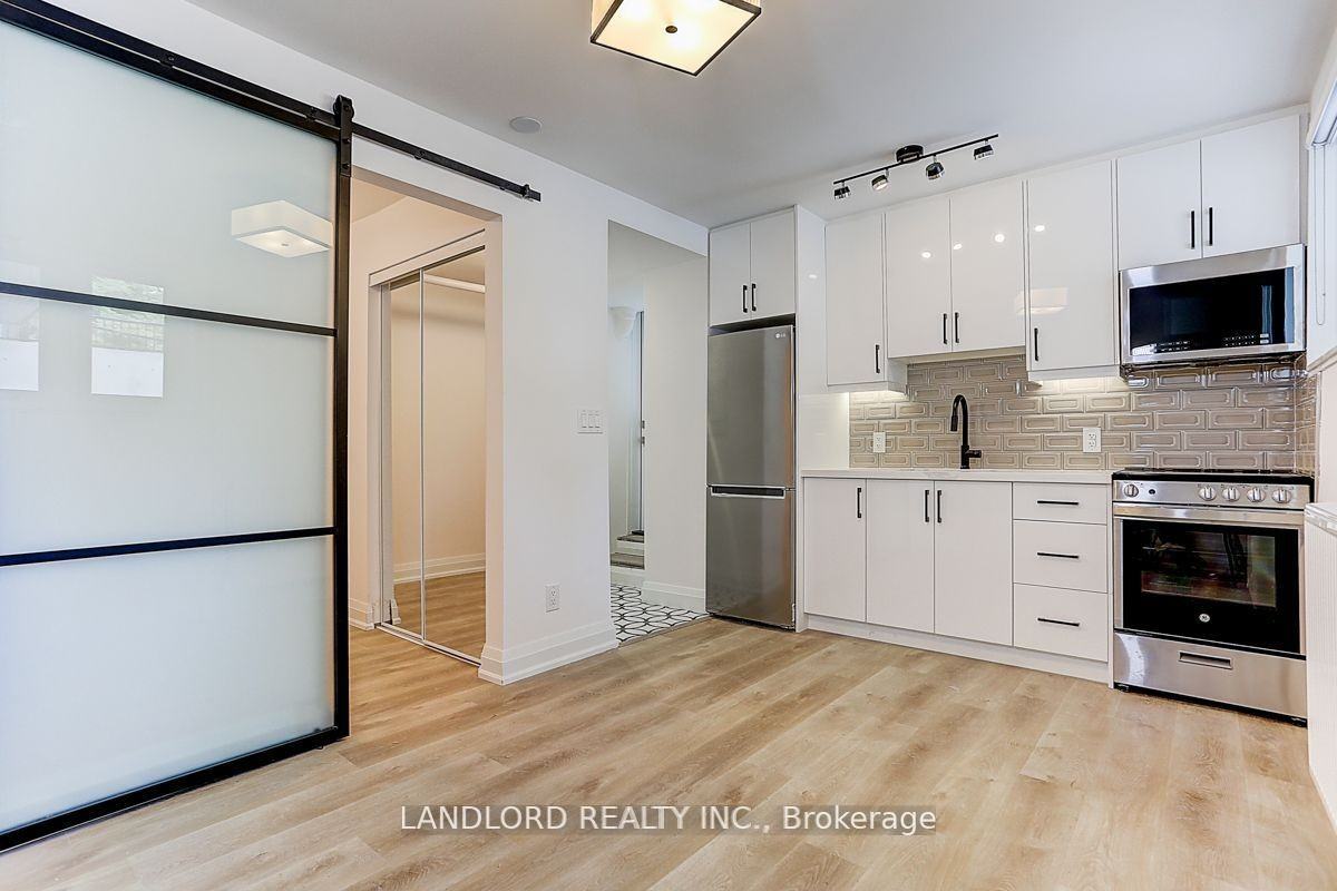 2520 Bloor St W #23