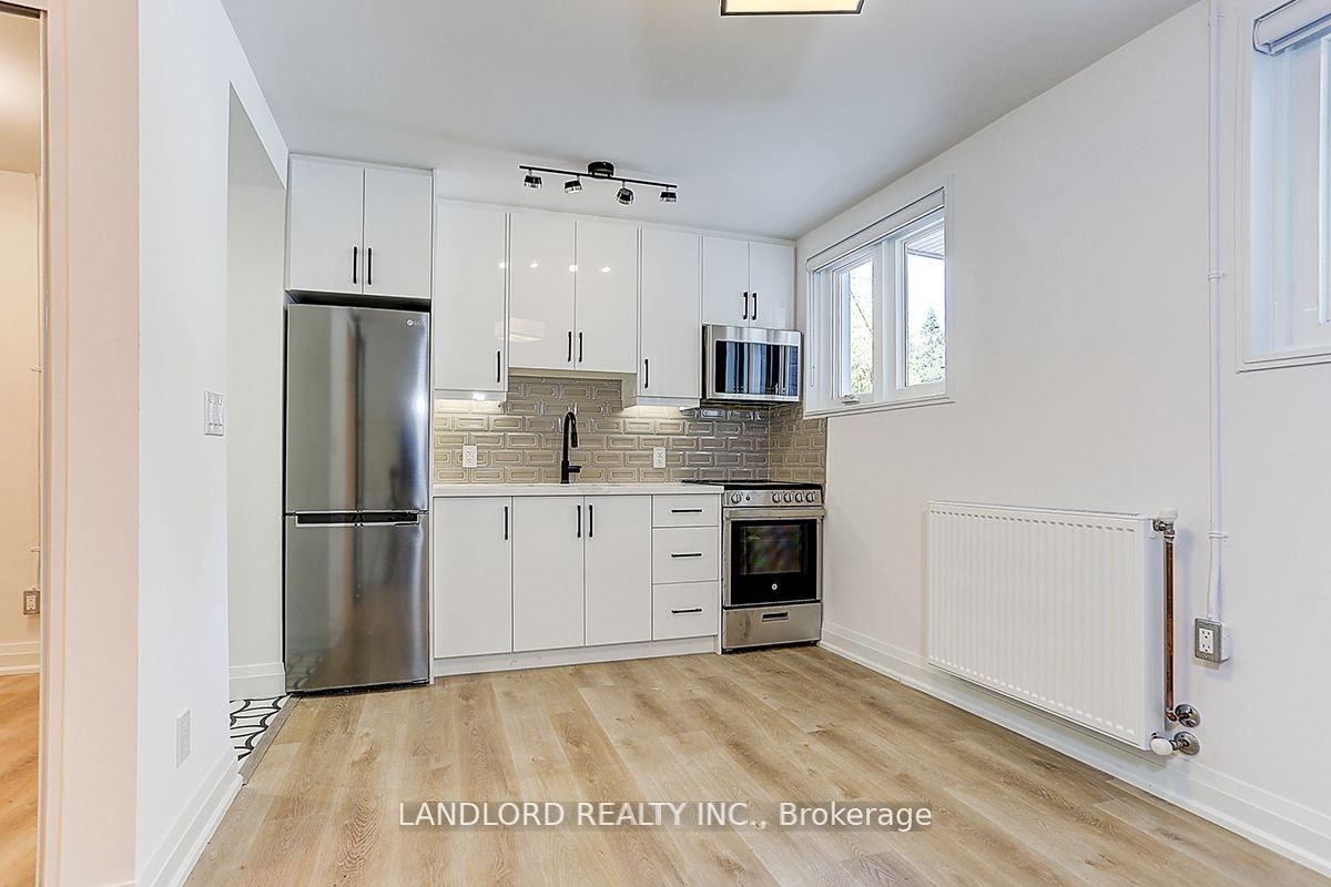 2520 Bloor St W #23 - Photo 3 of 24