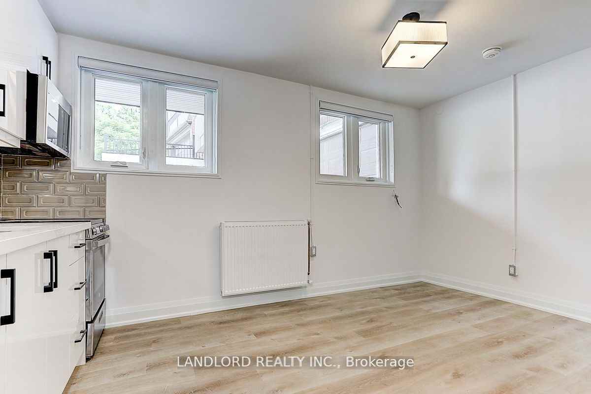2520 Bloor St W #23 - Photo 6 of 24
