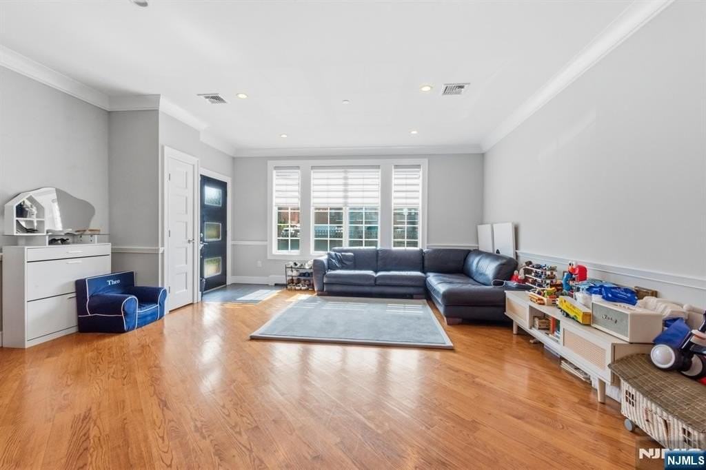 227 12th St #227 - Photo 3 of 25