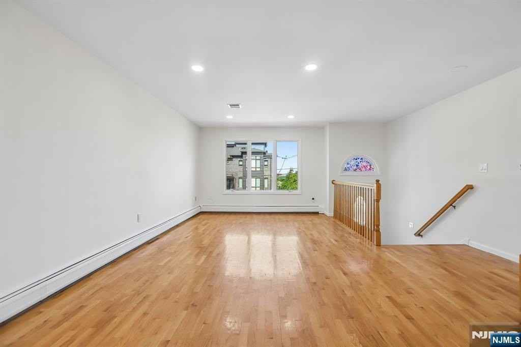 326B 9th St #B - Photo 5 of 42