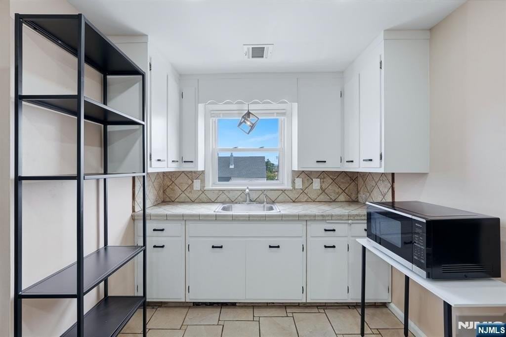 144 Kent St - Photo 3 of 13