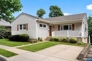 featured image of 639 6th St