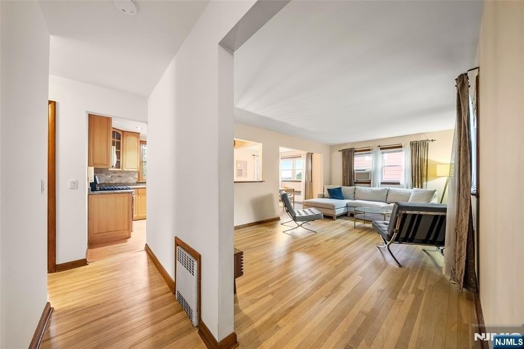 639 6th St - Photo 2 of 23