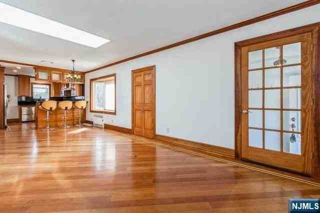 34 Glenview Ter - Photo 4 of 24