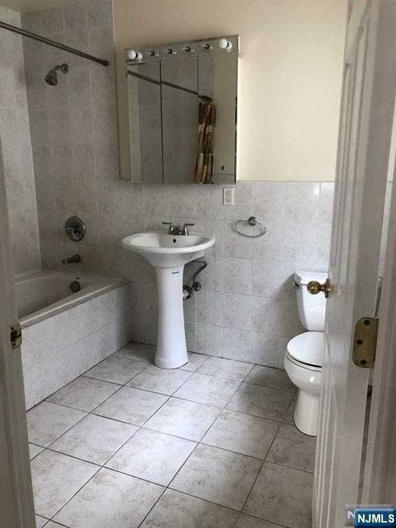 147 Westminster Pl #2 - Photo 5 of 6