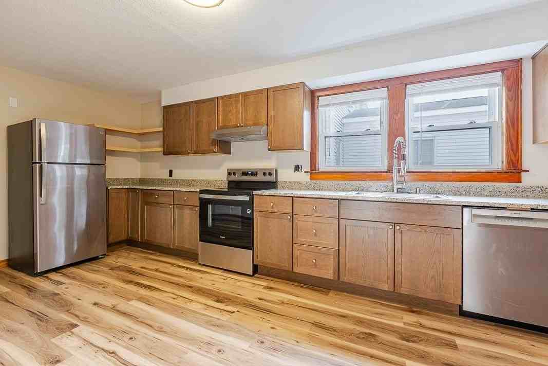 324 Laurel St #1stFL - Photo 4 of 20