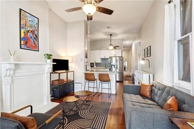 1429 Cambronne St - Photo 2 of 15