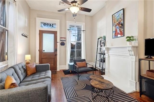 1429 Cambronne St - Photo 7 of 15
