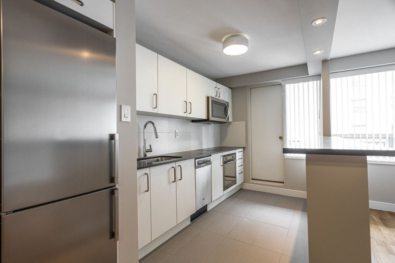77 Spencer Avenue - Photo 4 of 16